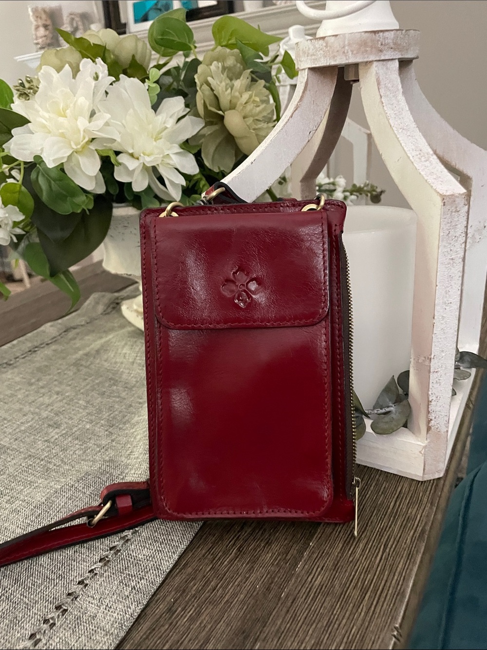 Patricia Nash Red Leather Crossbody Phone Pouch - Picture 4 of 4